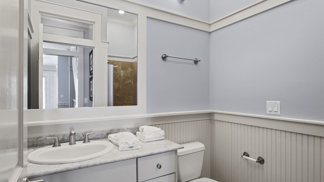 Photo of Bathroom in Delos