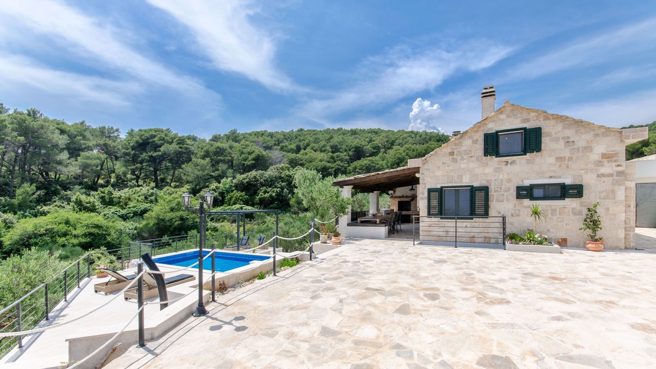 Photo of Patio Balcony in Sumartin