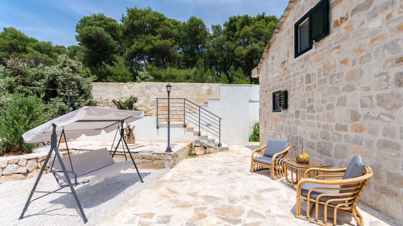 Photo of Patio Balcony in Sumartin