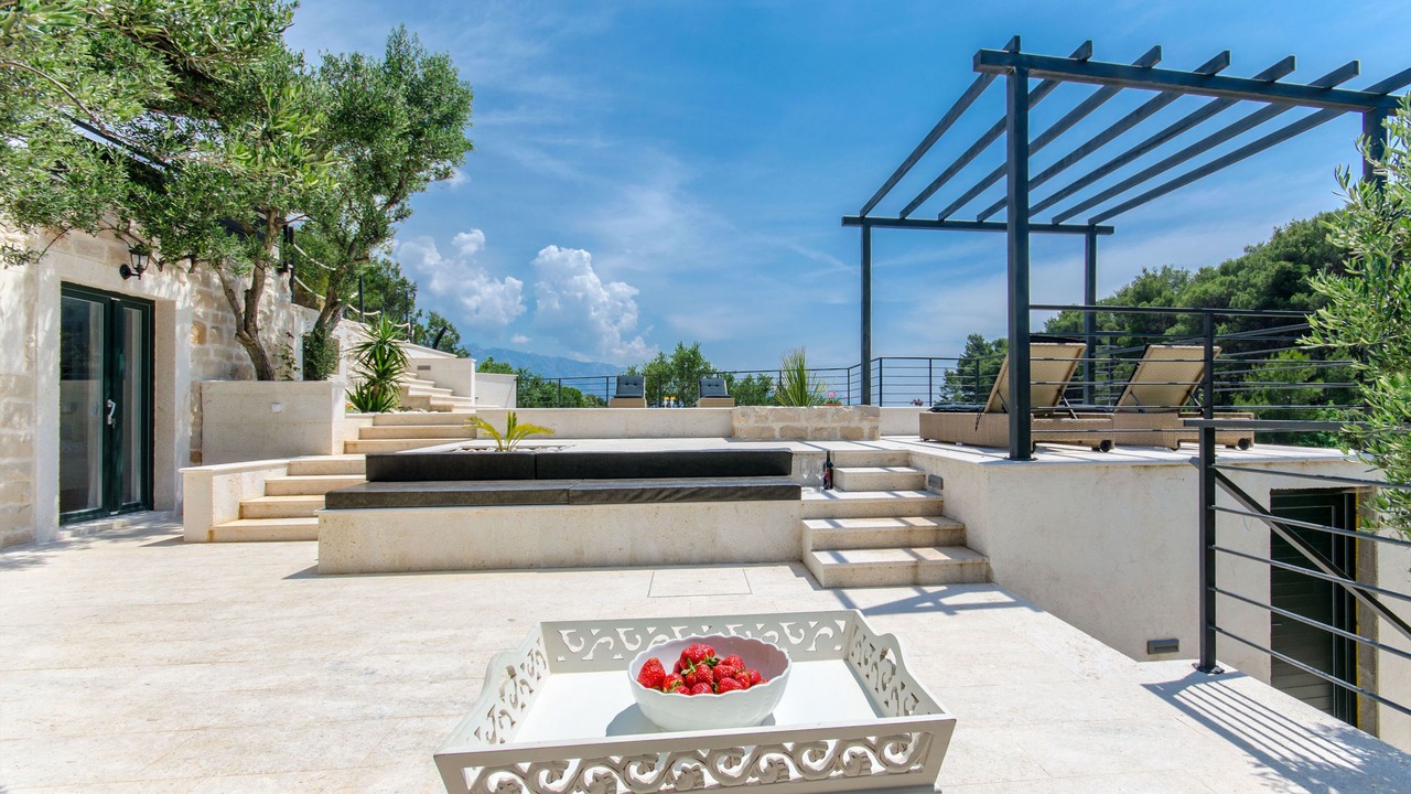 Photo of Patio Balcony in Sumartin
