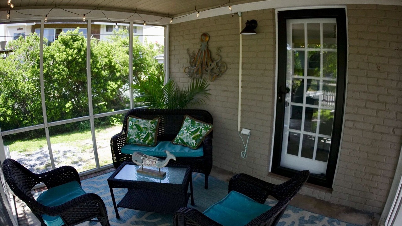 Photo of Patio Balcony in Northeast Virginia Beach