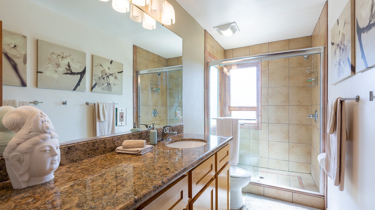 Photo of Bathroom in Strawberry