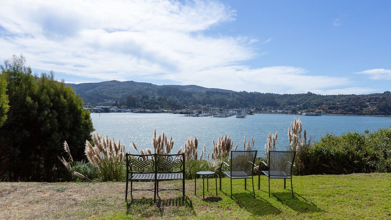 Photo of Patio Balcony in Strawberry