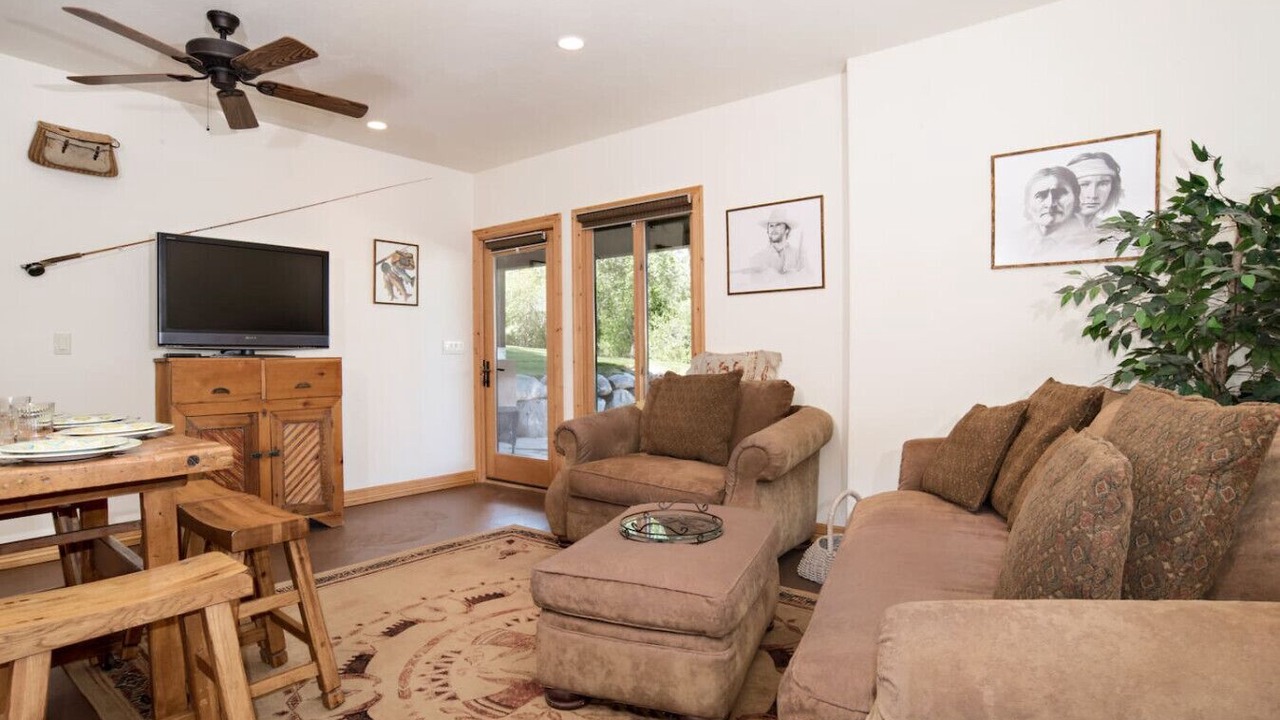 Photo of Livingroom in Glenwood Springs