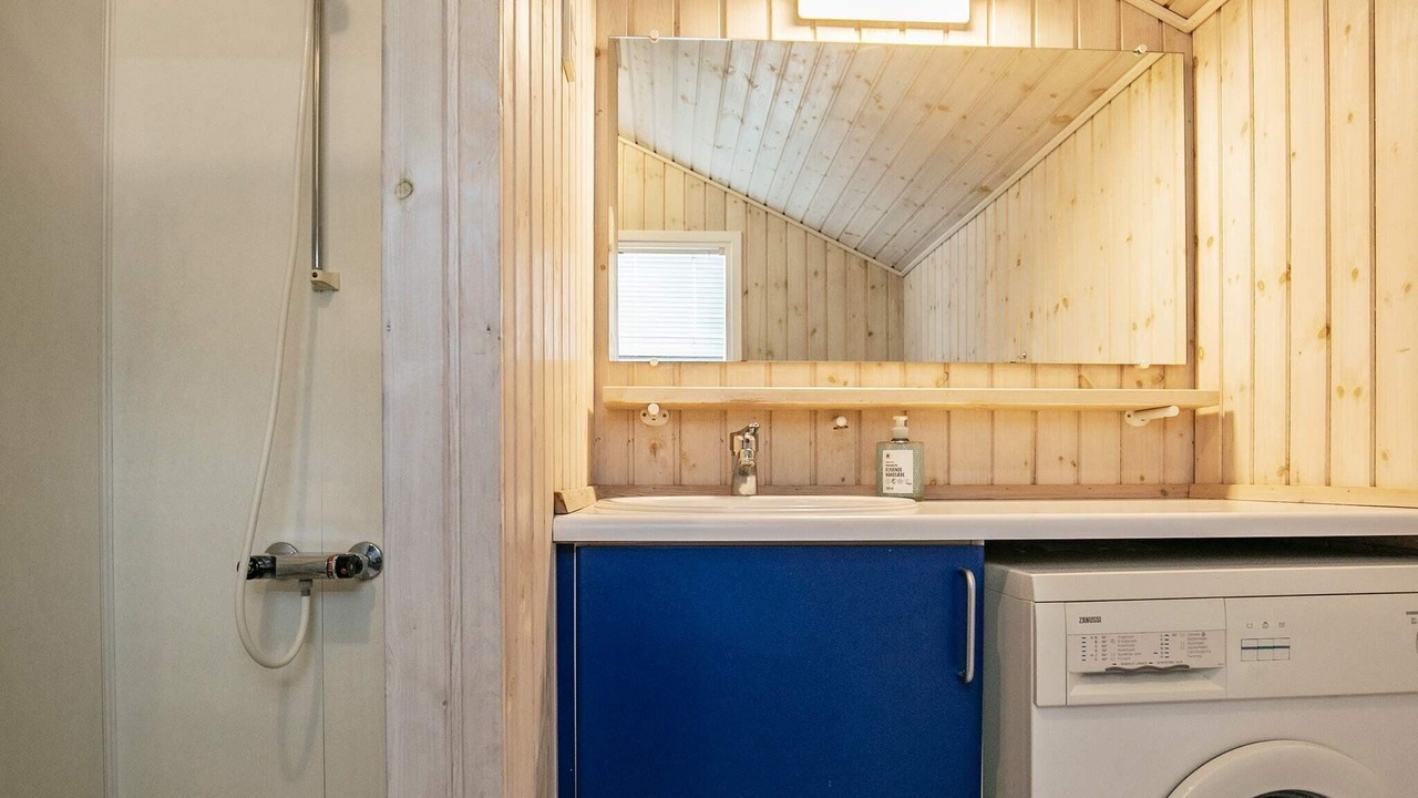 Photo of Bathroom in Helnæs By