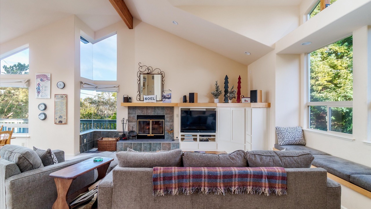 Photo of Livingroom in Marine Terrace
