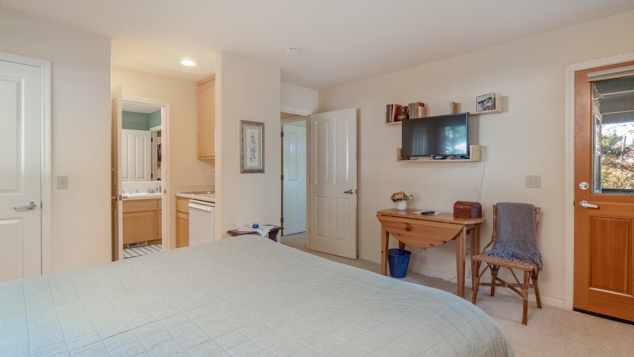 Photo of Bedroom in Marine Terrace