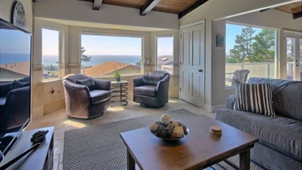 Photo of Livingroom in Marine Terrace