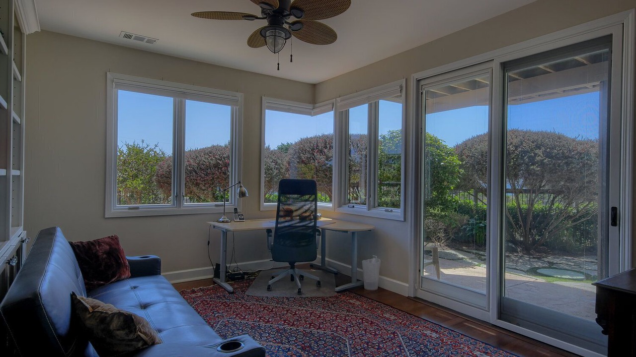 Photo of Livingroom in Happy Hill