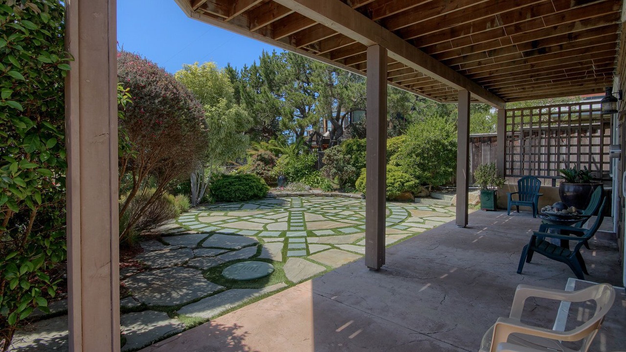 Photo of Patio Balcony in Happy Hill