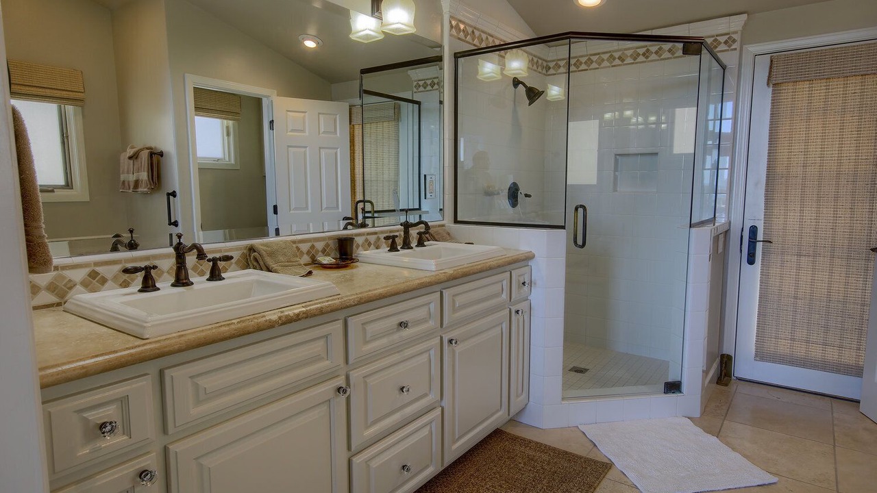 Photo of Bathroom in Happy Hill