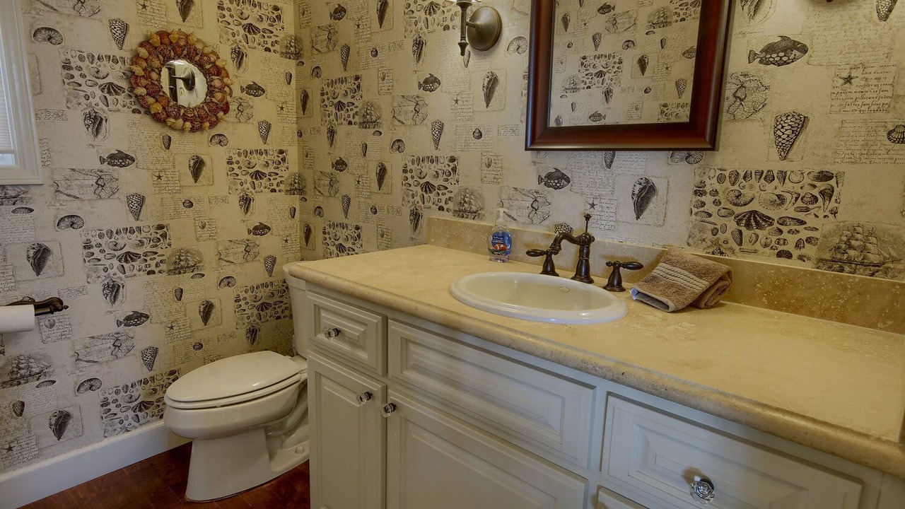 Photo of Bathroom in Happy Hill