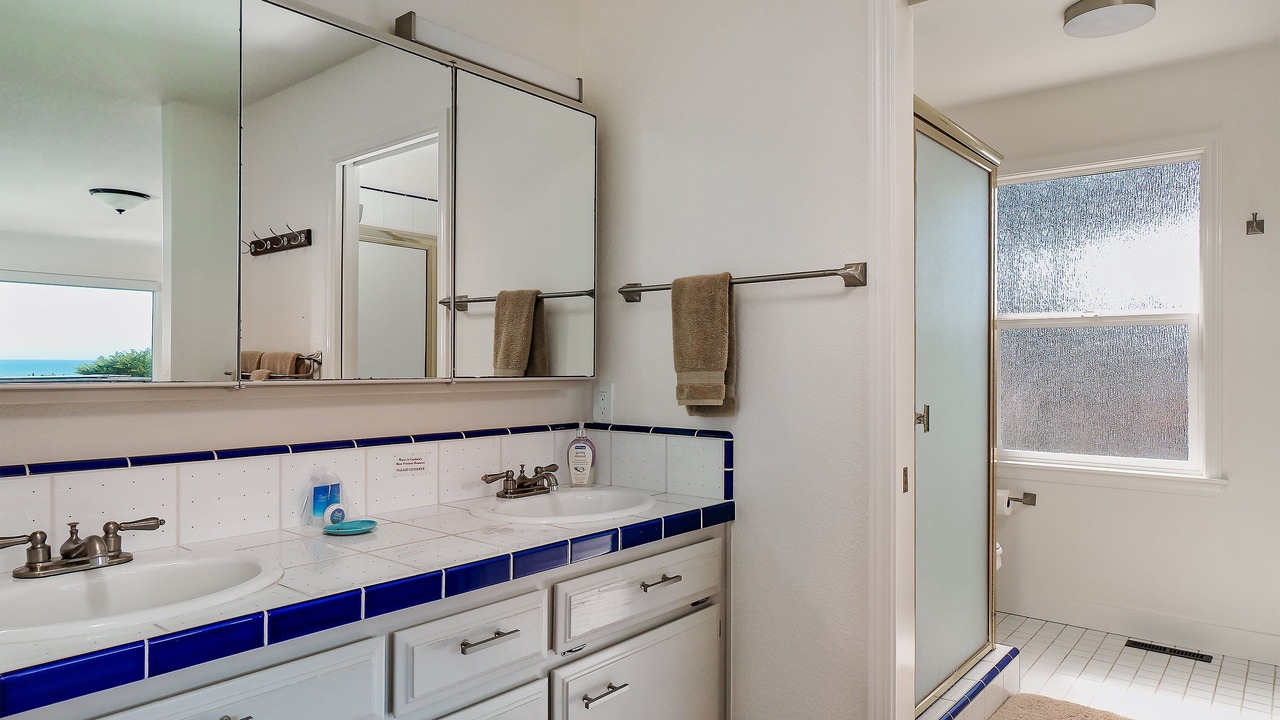 Photo of Bathroom in Marine Terrace