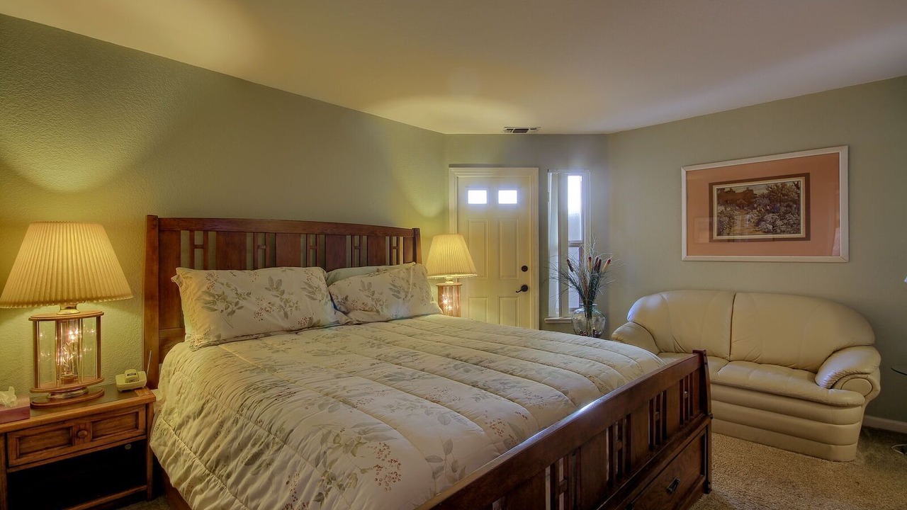 Photo of Bedroom in San Simeon