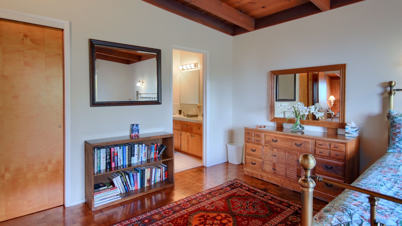Photo of Bedroom in Happy Hill