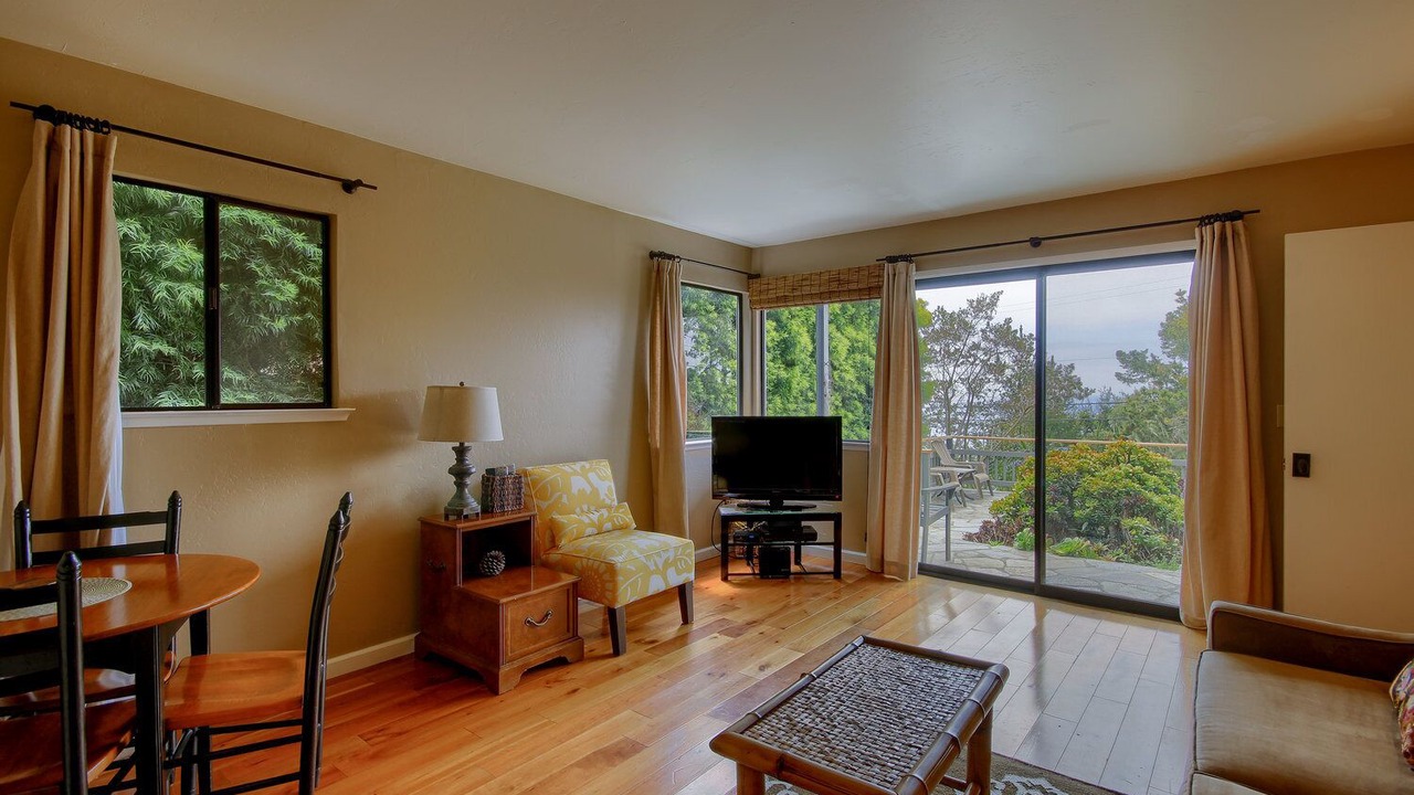 Photo of Livingroom in Marine Terrace