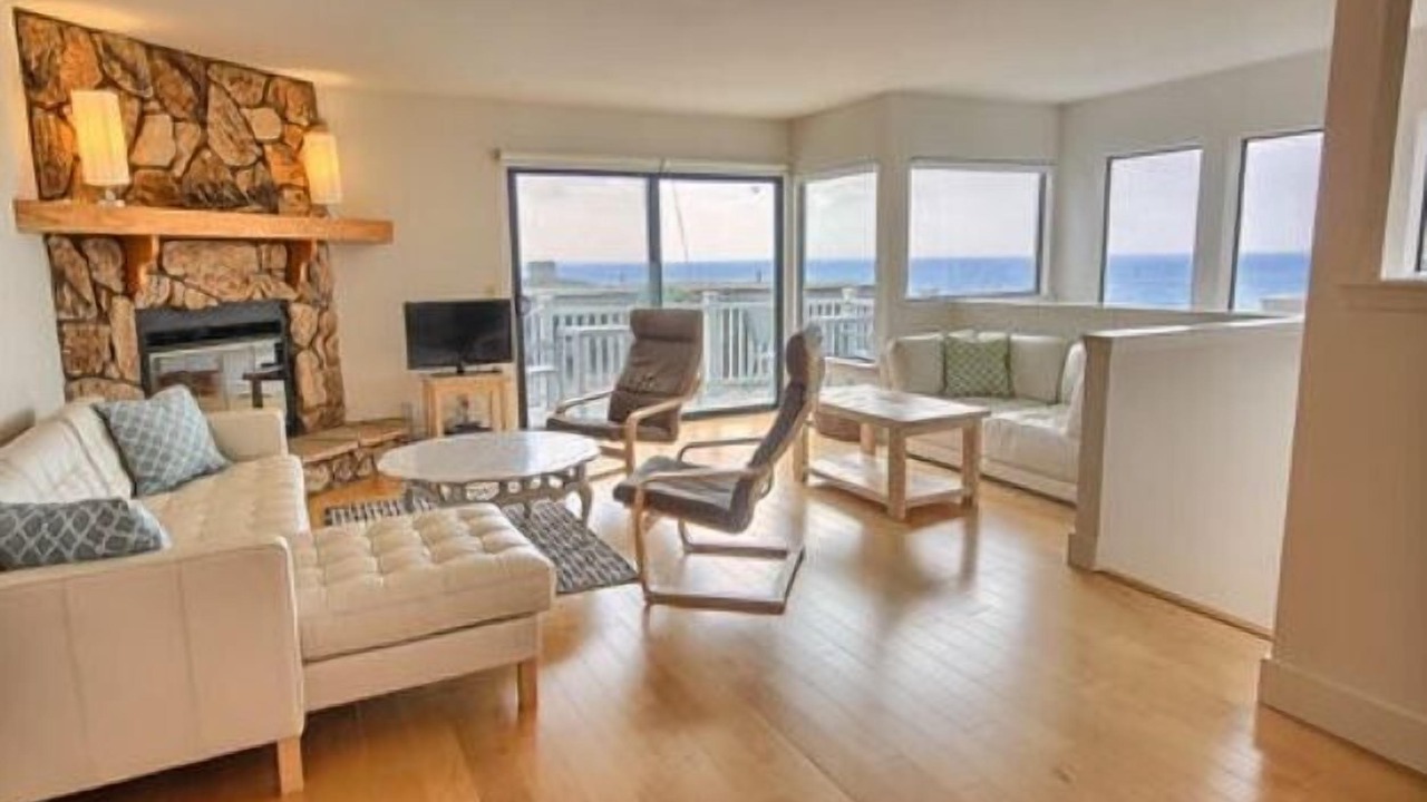 Photo of Livingroom in San Simeon