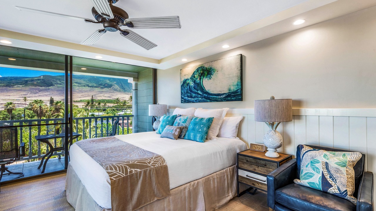 Photo of Bedroom in Historic Lahaina Front Street