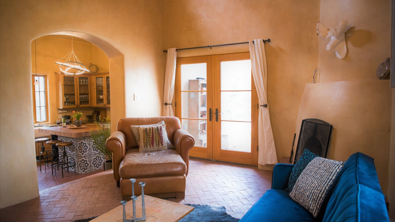 Photo of Livingroom in Northeast Santa Fe