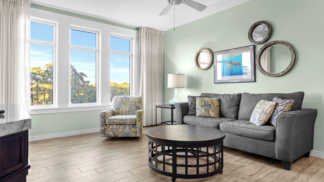 Photo of Livingroom in Baytowne Wharf