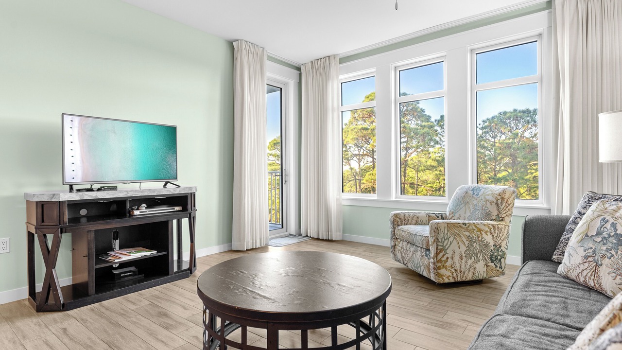 Photo of Livingroom in Baytowne Wharf