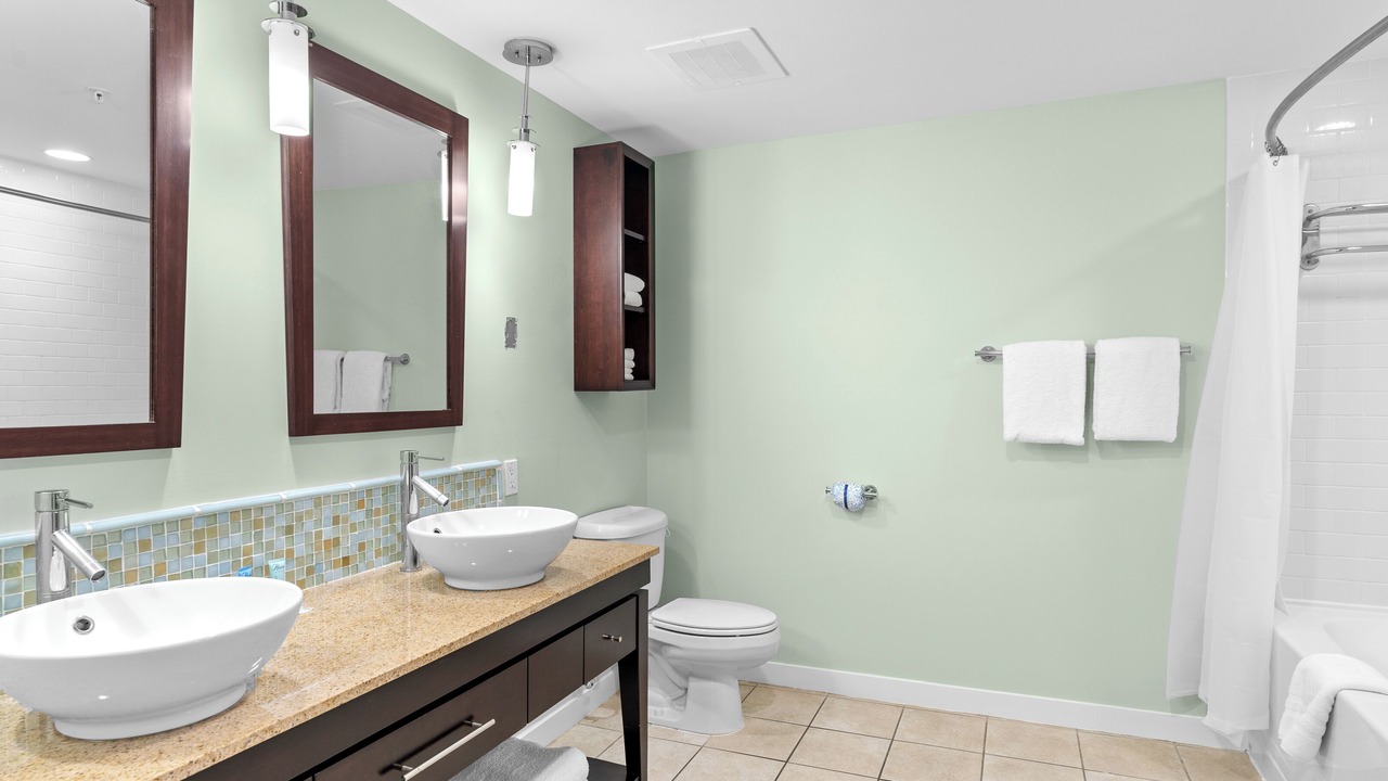 Photo of Bathroom in Baytowne Wharf