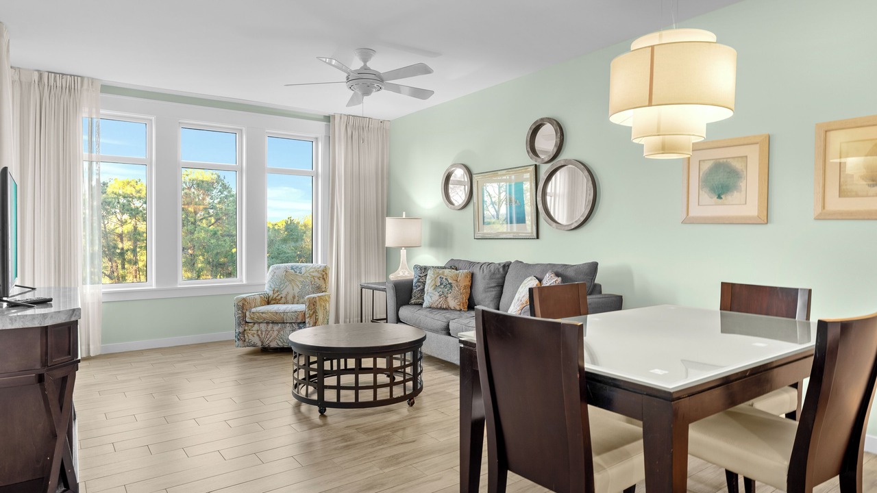 Photo of Livingroom in Baytowne Wharf