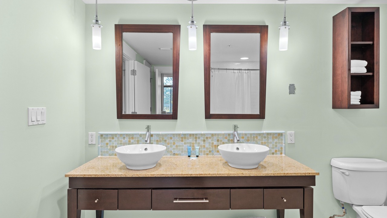 Photo of Bathroom in Baytowne Wharf