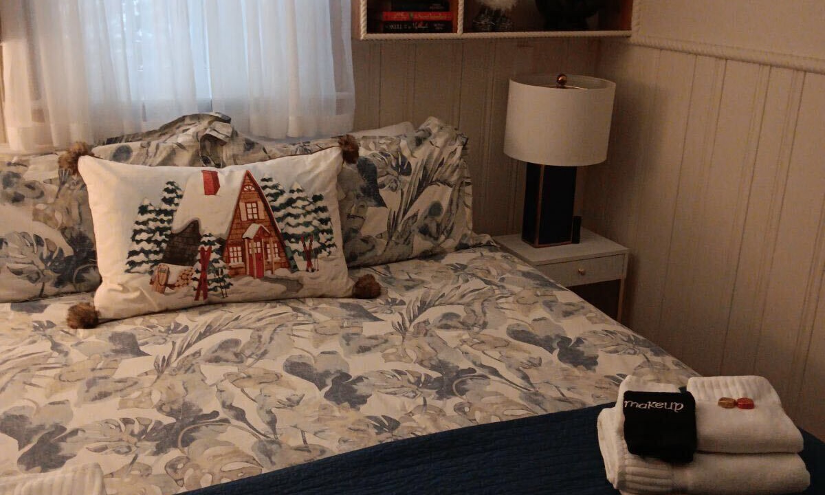 Photo of Bedroom in Macatawa