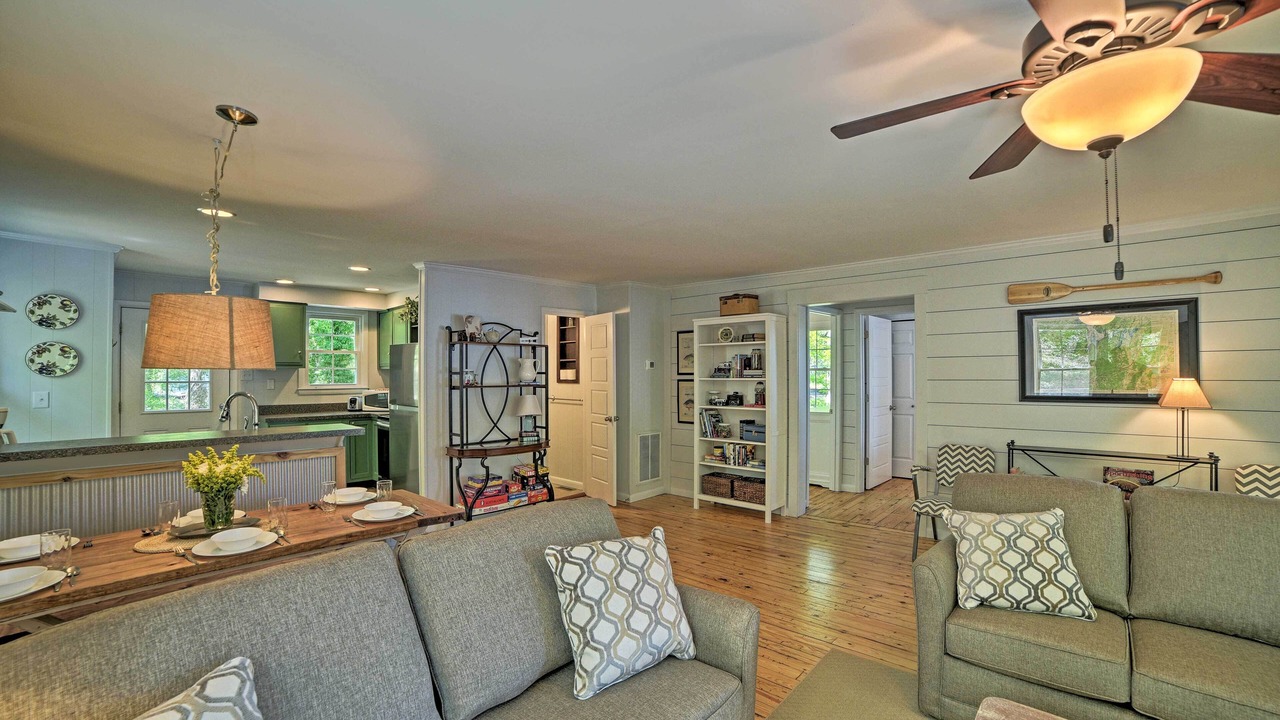 Photo of Livingroom in Harrison