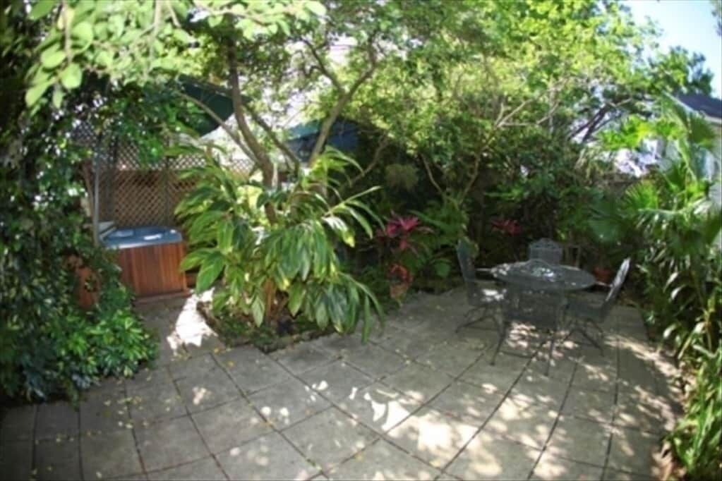 Photo of Outdoor in Faubourg Livaudais