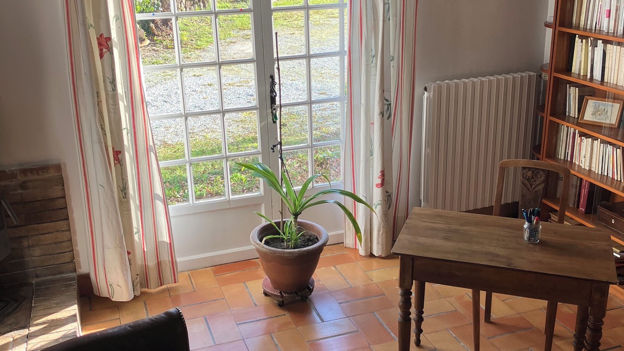Photo of Livingroom in Saint-Pierre-d'Irube