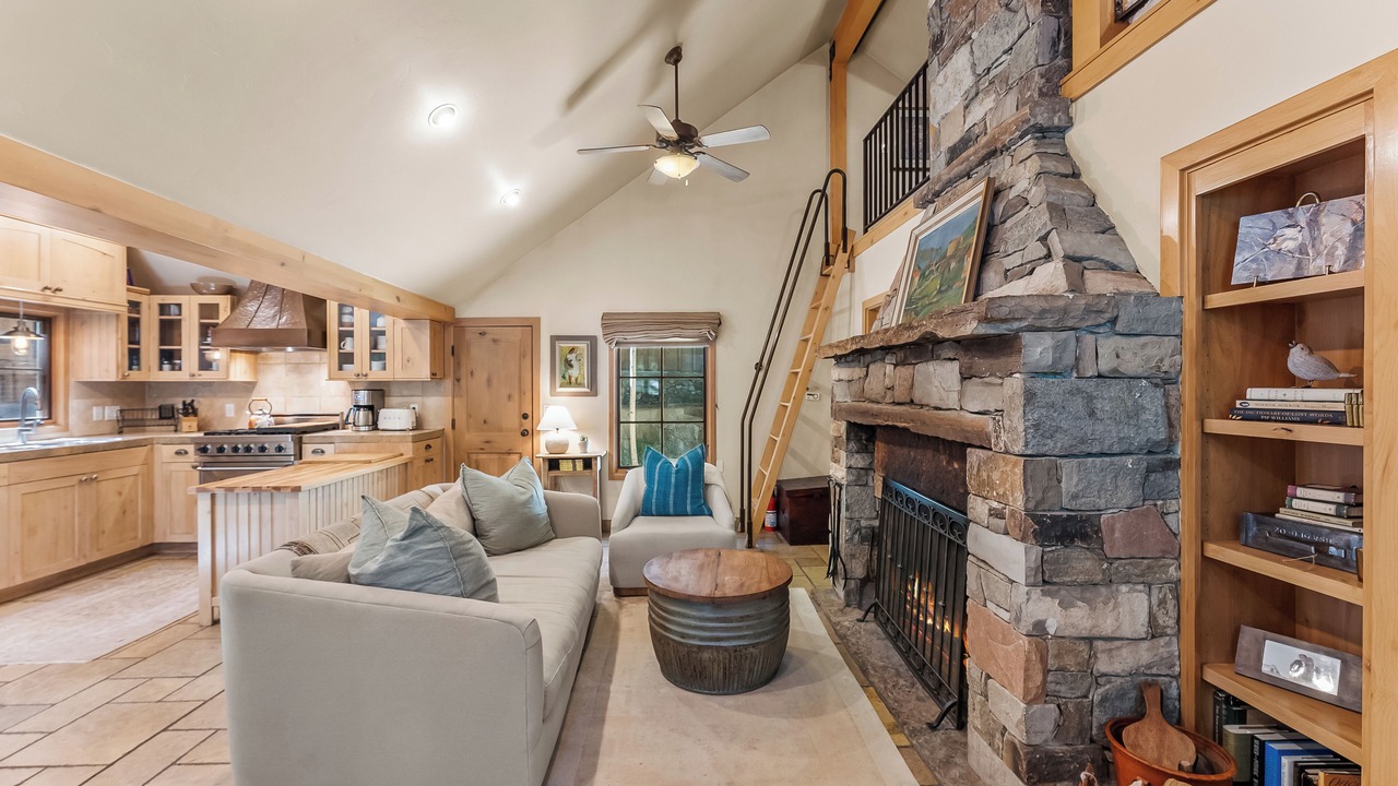 Photo of Livingroom in Sundance