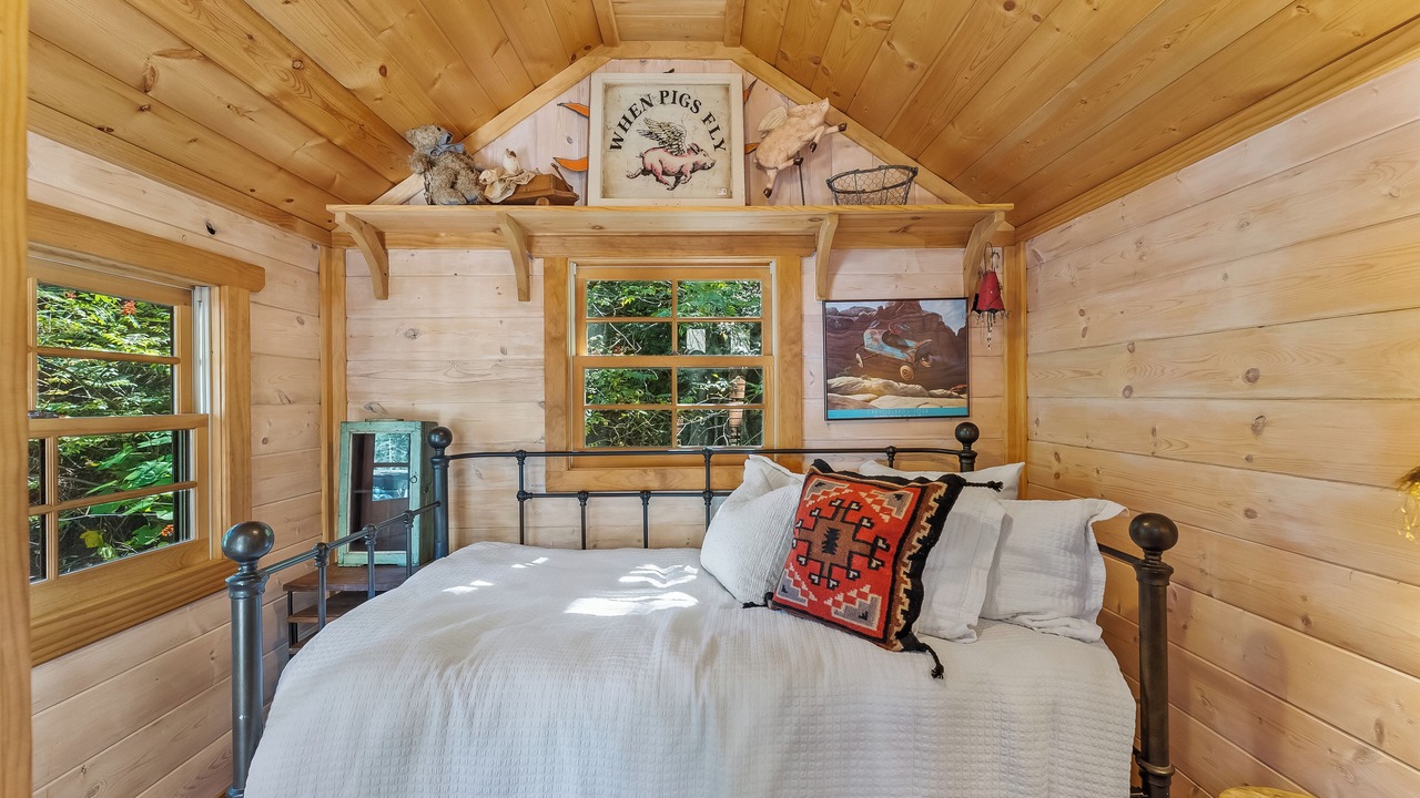 Photo of Bedroom in Sundance