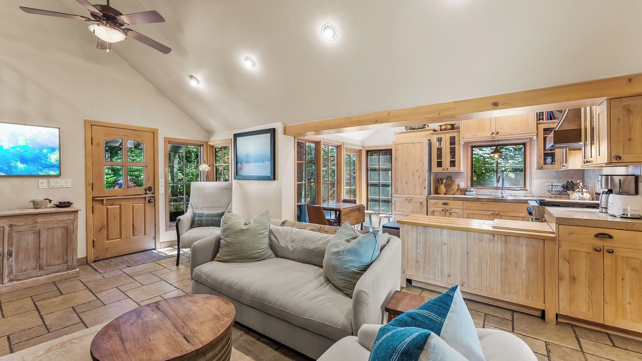 Photo of Livingroom in Sundance