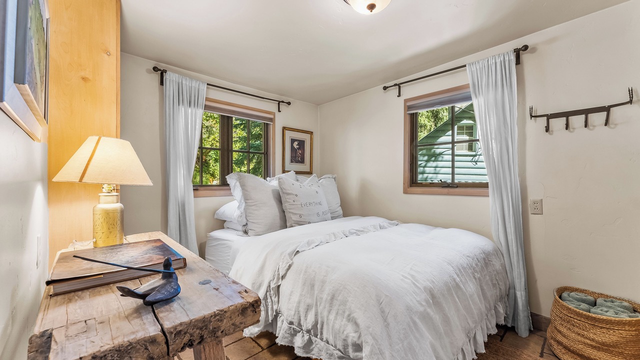 Photo of Bedroom in Sundance