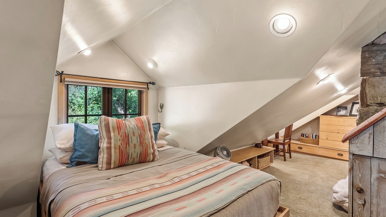 Photo of Bedroom in Sundance
