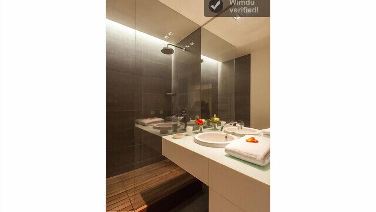 Photo of Bathroom in Quartier du Mail