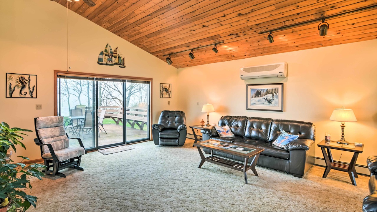 Photo of Livingroom in Brocton