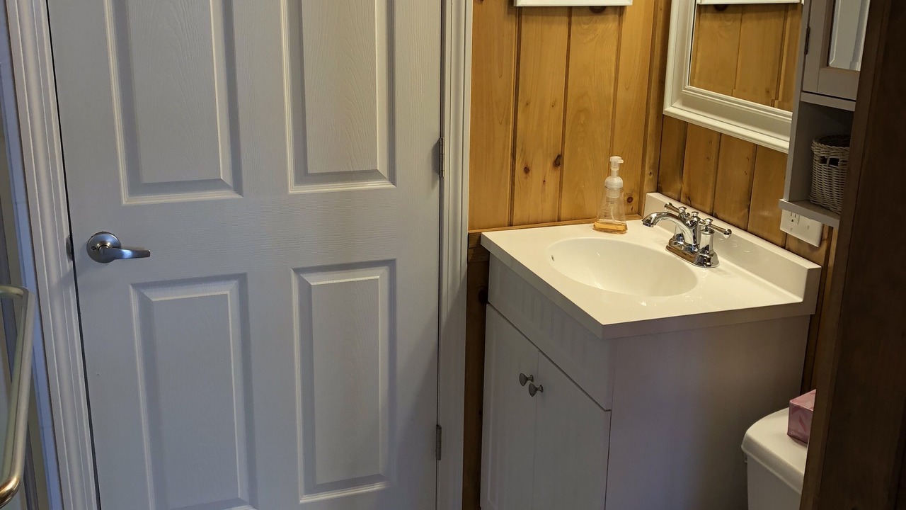 Photo of Bathroom in York Beach
