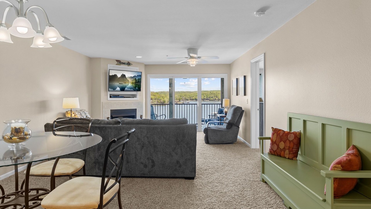 Photo of Livingroom in Camdenton