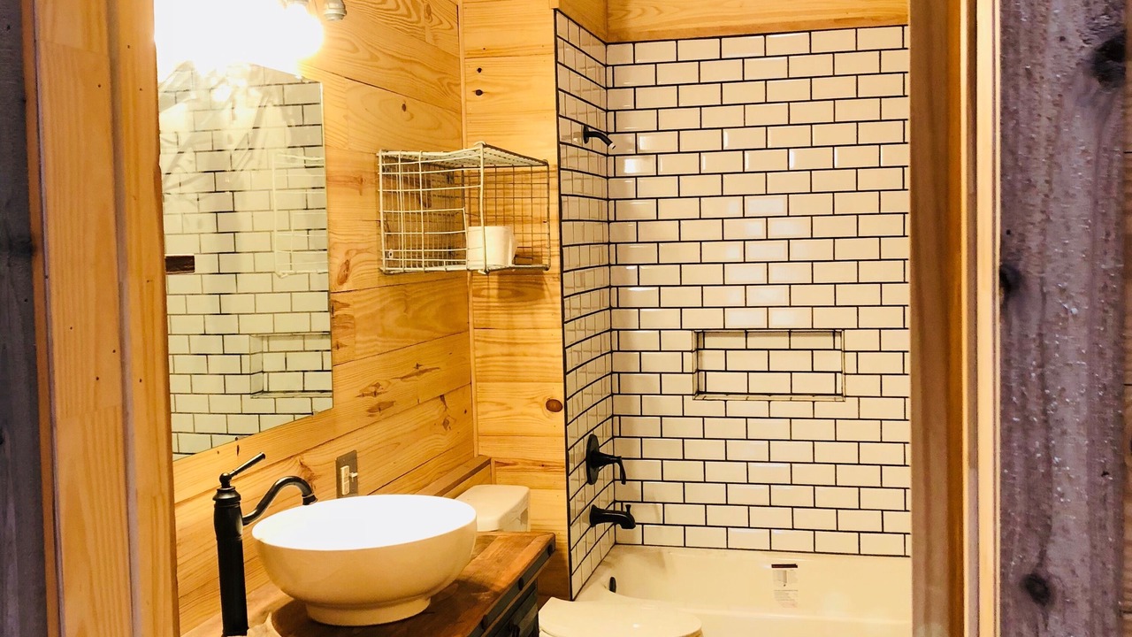 Photo of Bathroom in Leakey