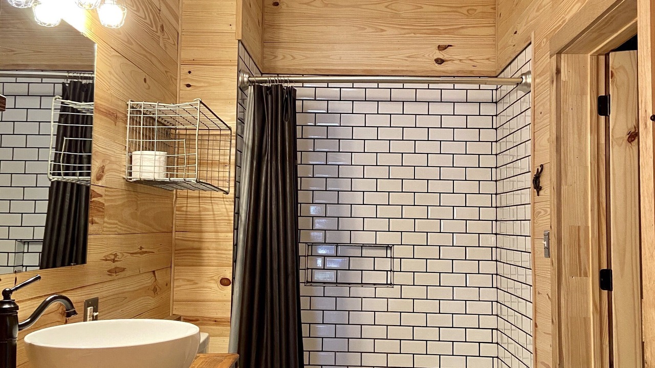 Photo of Bathroom in Leakey