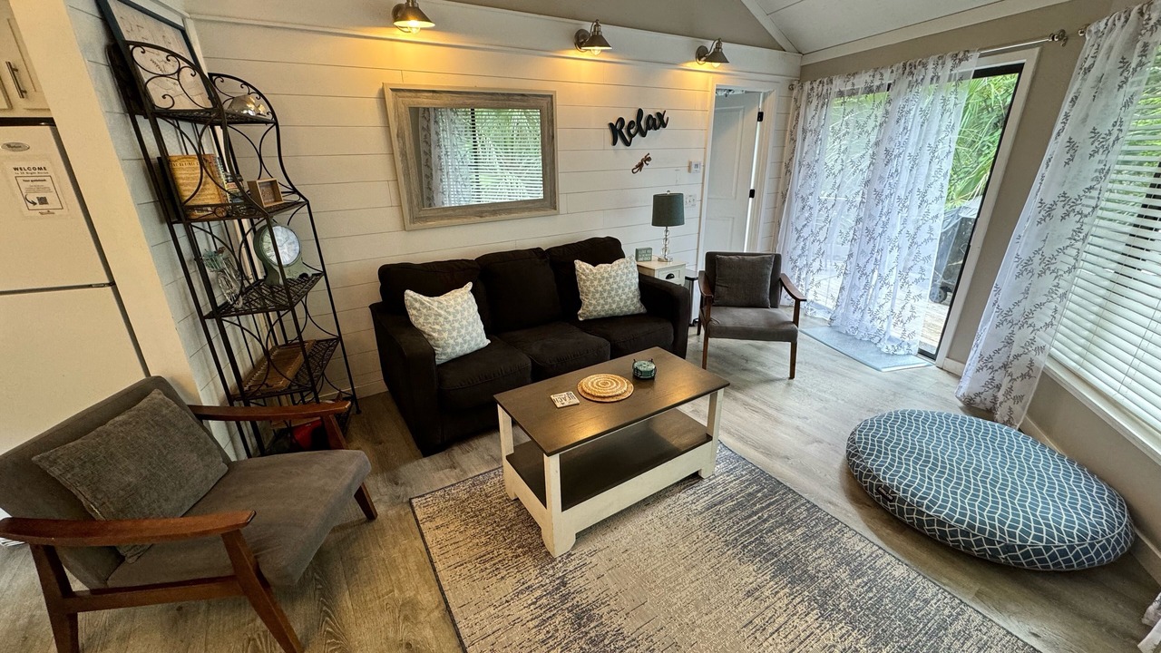 Photo of Livingroom in Night Heron