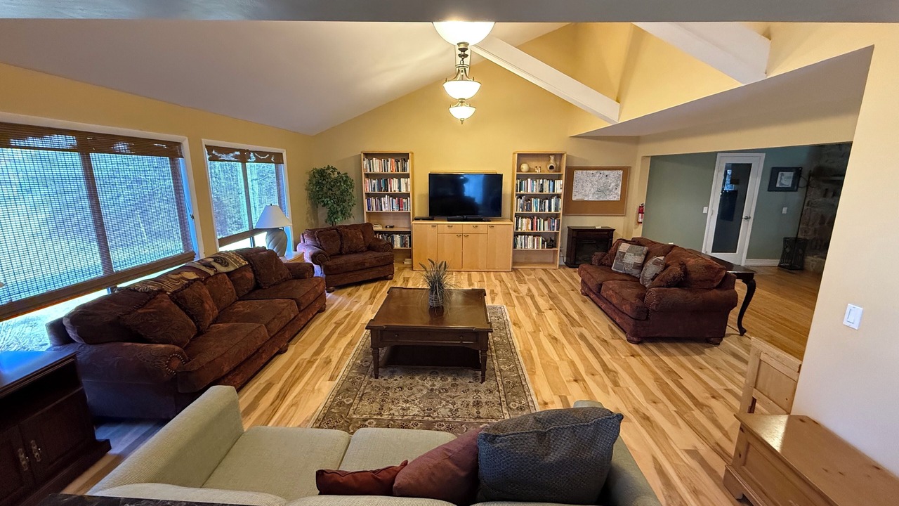Photo of Livingroom in Robbinsville