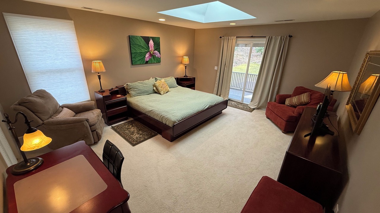Photo of Bedroom in Robbinsville