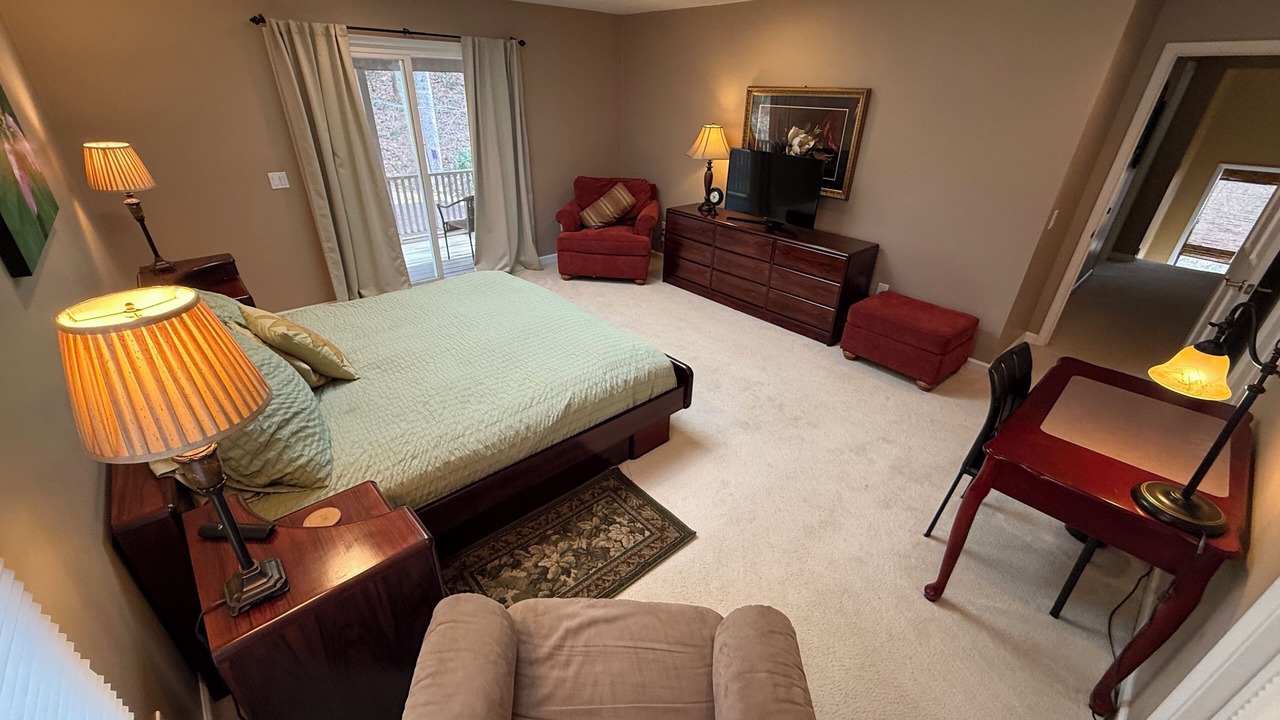 Photo of Bedroom in Robbinsville