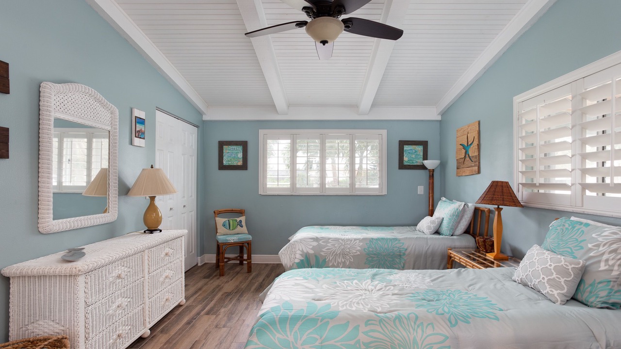 Photo of Bedroom in Sunnyland Beach