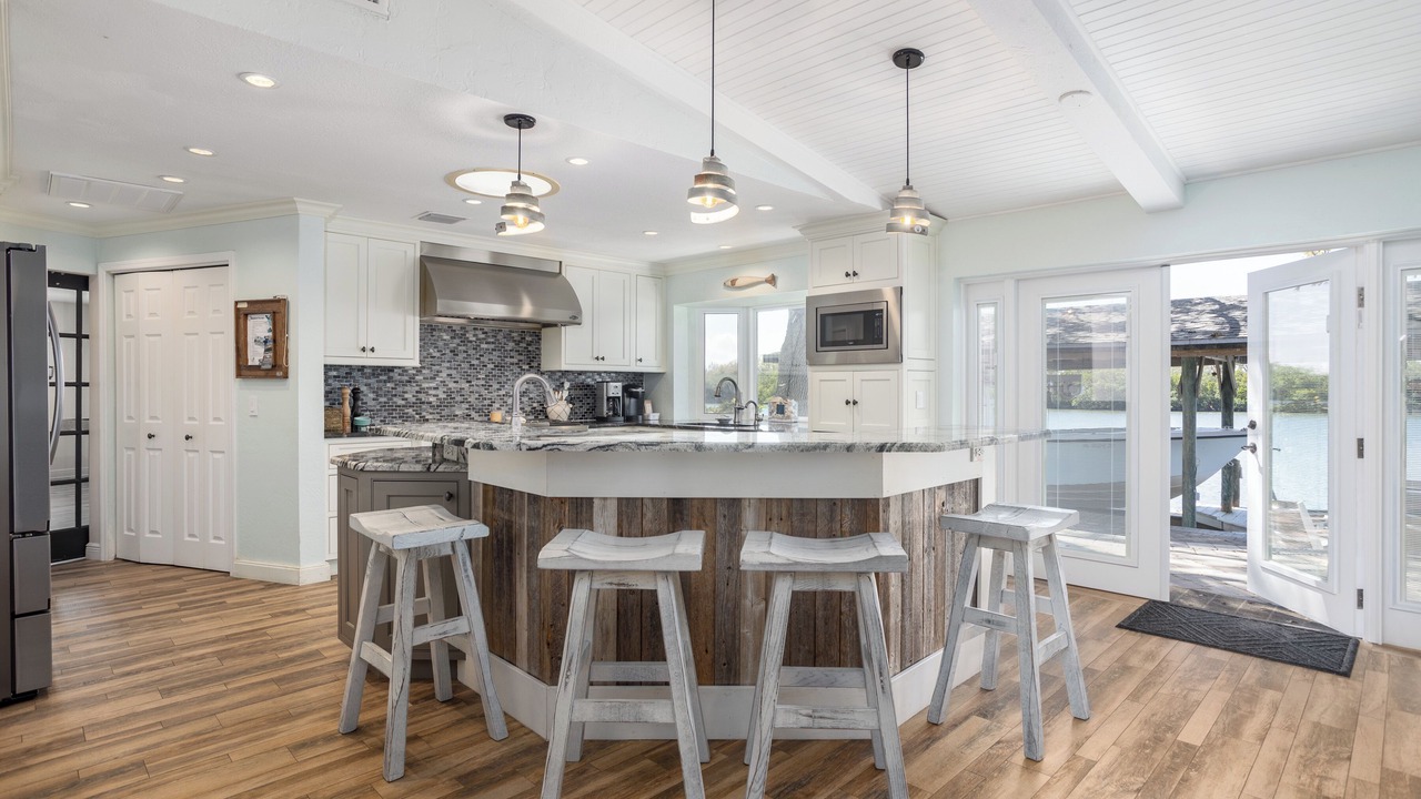 Photo of Kitchen in Sunnyland Beach