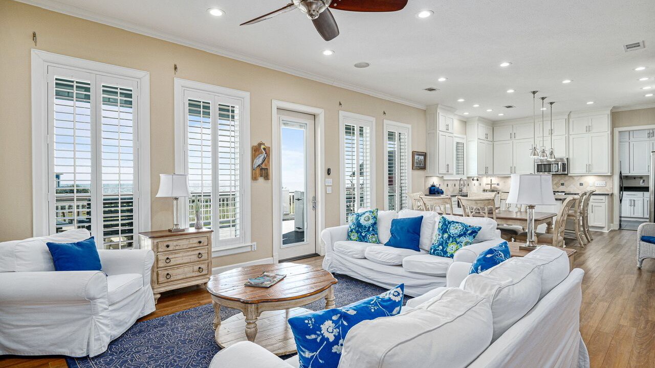 Photo of Livingroom in Crystal Beach